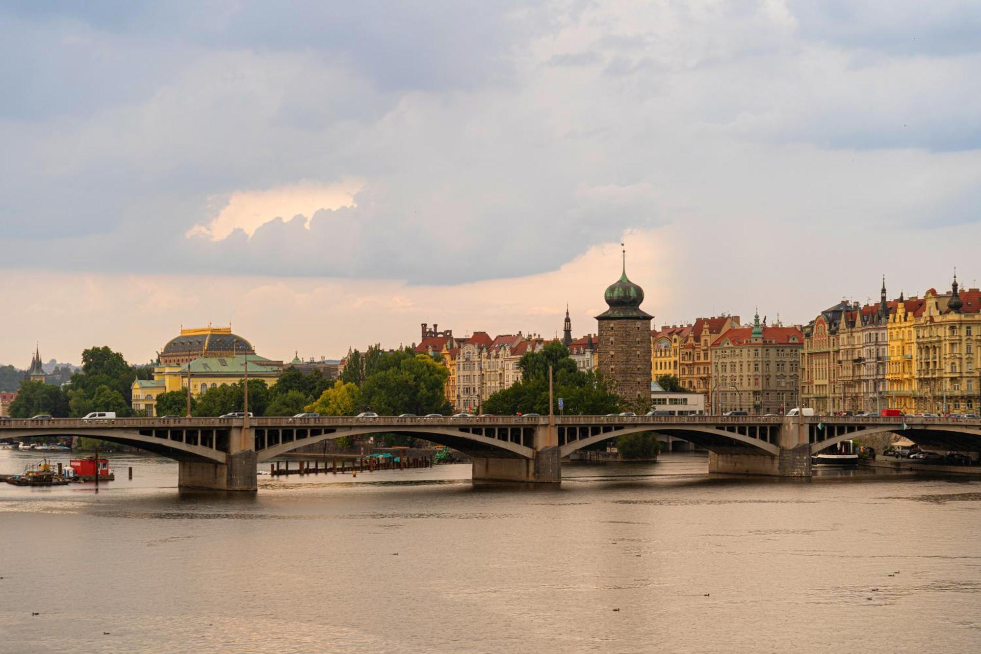 Golden River Apartment Prag Dış mekan fotoğraf